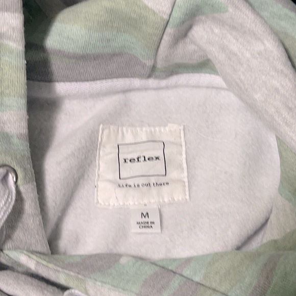 Minty green Camo hoodie - Picture 4 of 4